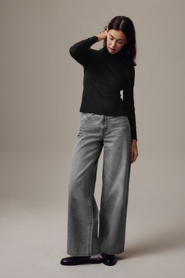 Black polar top neck top