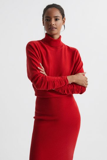 Red wool dress 2025