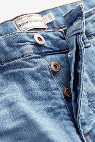 Bright denim shorts 2025