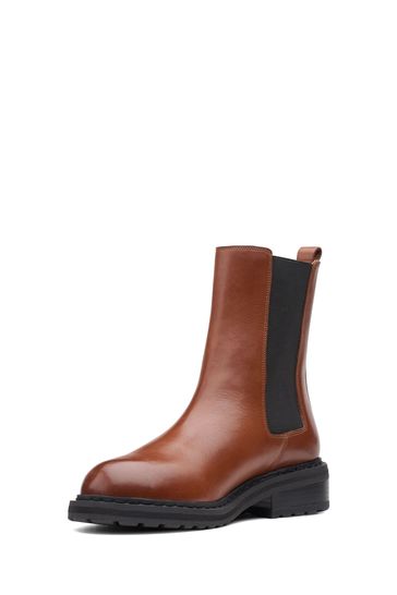 Clarks chelsea boots top brown