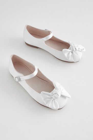 How to stain best sale proof white shoes