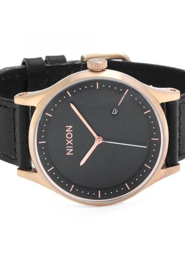 Nixon the station sale