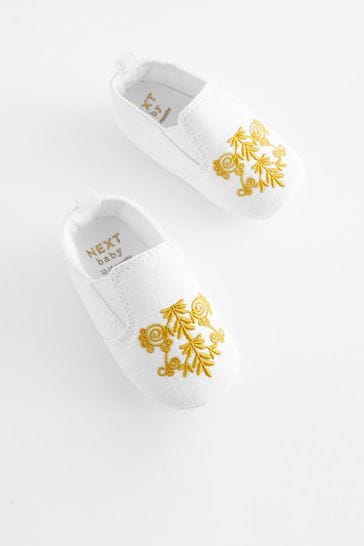 Baby shoes deals next