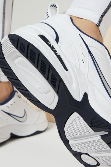 Air monarch sales iv sneaker