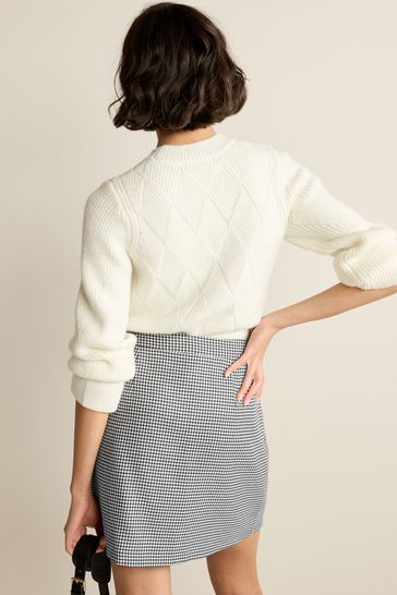 Black white mini skirt best sale