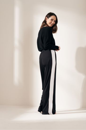 Wide legged jogging clearance bottoms