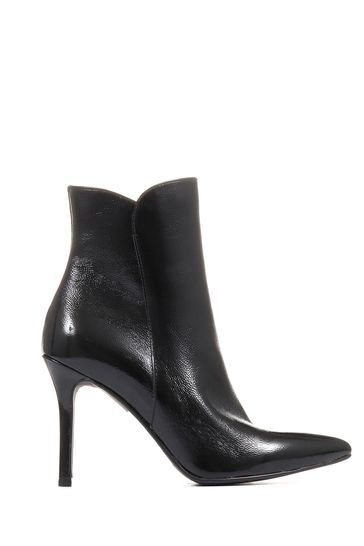 Heeled black shop leather booties