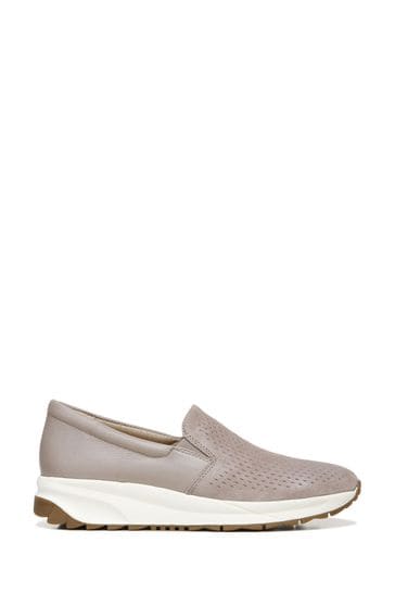 Naturalizer selah sneakers sales