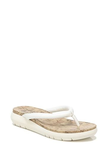 Naturalizer Lovelle Thong Sandals