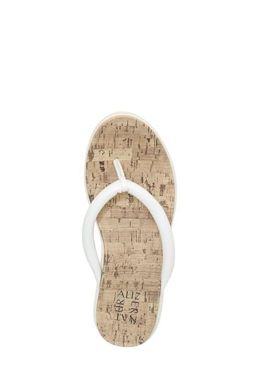 Naturalizer Lovelle Thong Sandals
