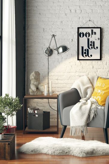 Brick shop accent chair
