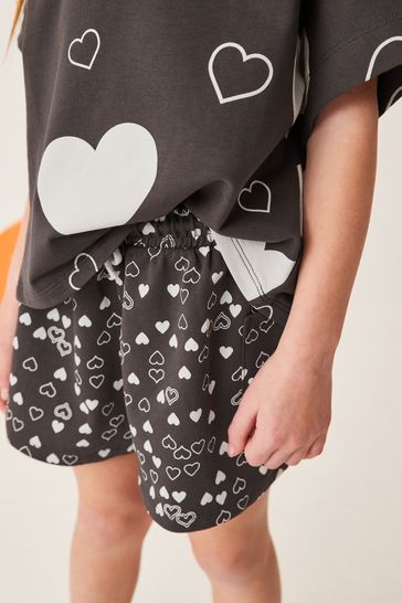 Black white shorts 2025