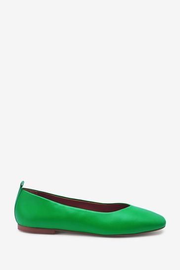 High cut clearance ballerina pumps