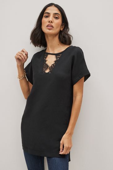 H&m black v store neck t shirt