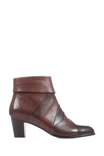 Regarde Le Ciel Natural Sonia-132 Heeled Leather Ankle Boots