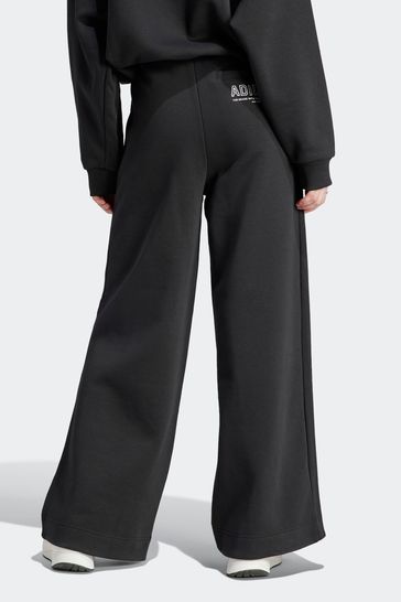 Discounted adidas clothing hotsell