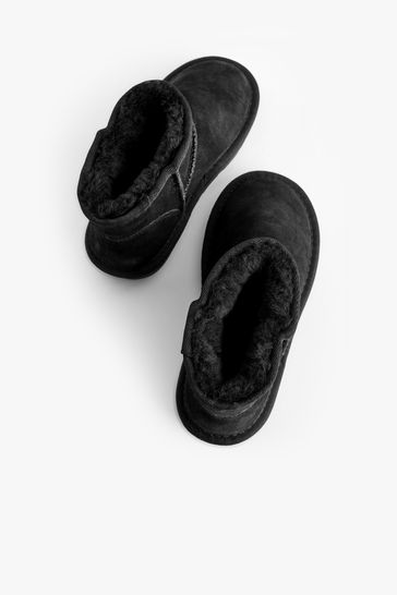 Black suede hotsell pull on boots
