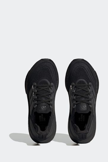 All black sales adidas runners