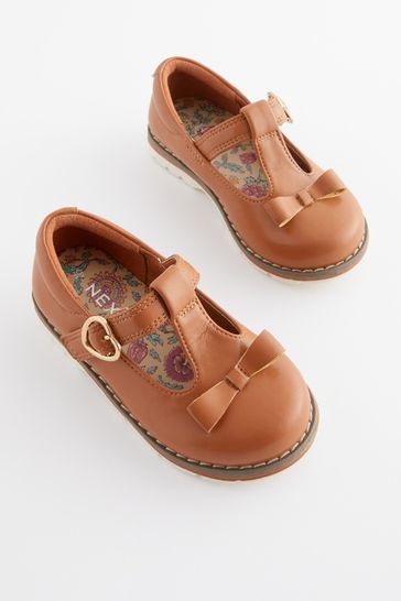 Tan t bar top shoes