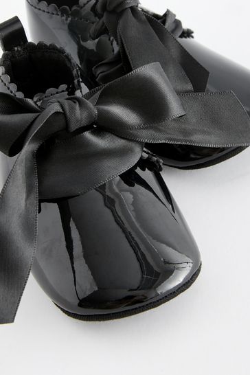 Baby girl top patent boots