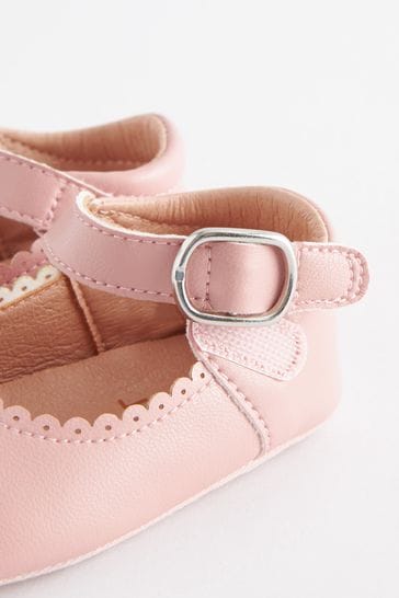 Hot pink new arrivals baby shoes