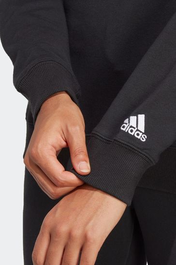 Adidas essentials linear hotsell sweatshirt