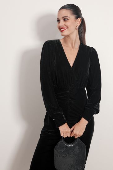 Black velvet midi shop dress long sleeve