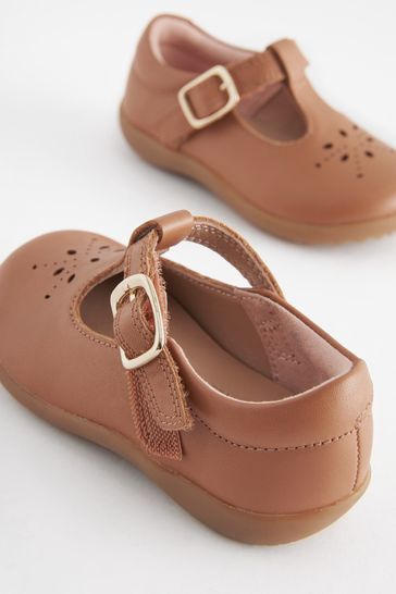Tan t hotsell bar shoes