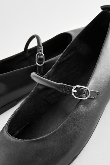 Black leather sale flat shoes
