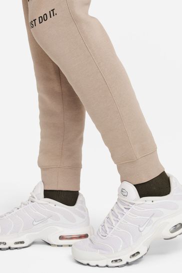 Nike neutral joggers deals