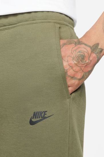 Nike tech outlet fleece shorts olive