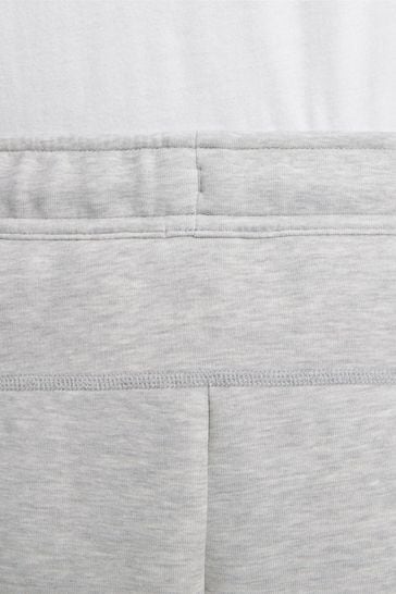 Nike grey hotsell jogger shorts