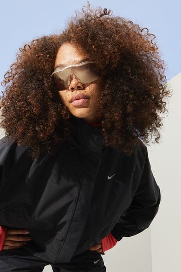 Nike hotsell swift jacket