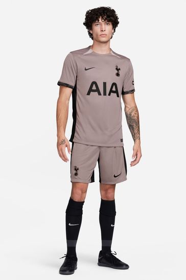 Tottenham 2025 brown kit