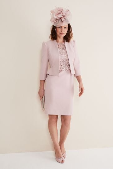 Isabella mother sale of the bride
