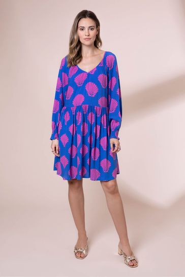 Dress up to get down discount