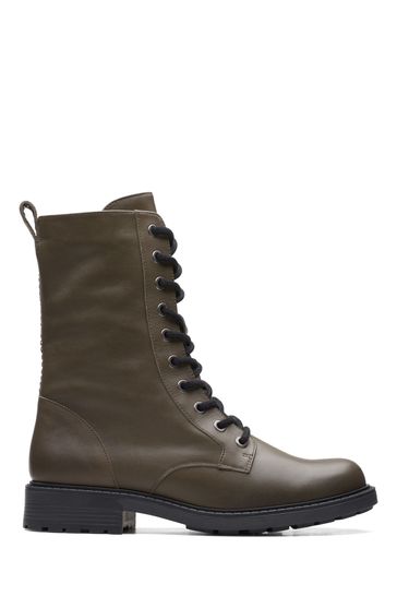 Clarks boots wide clearance fit