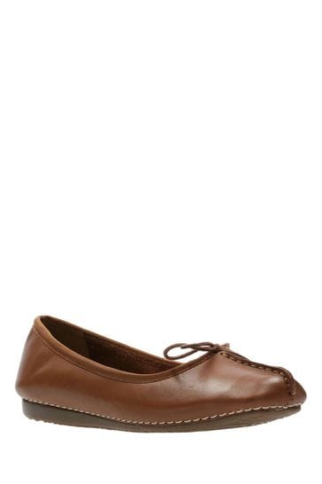 Clarks freckle hot sale ice brown