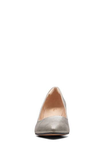 Clarks metallic flats 2025