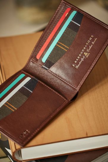 Barbour wallet store