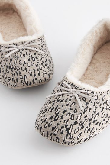 Grey leopard shop print slippers