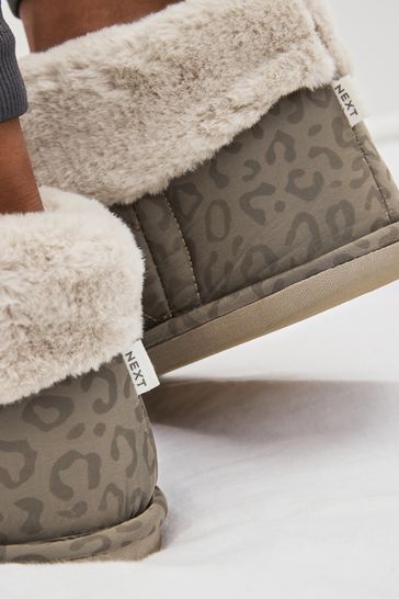 Quilted store bootie slippers
