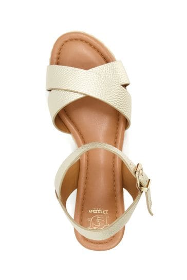 Cross strap flatform sandals deals