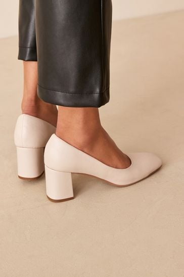 Square toe deals court shoes