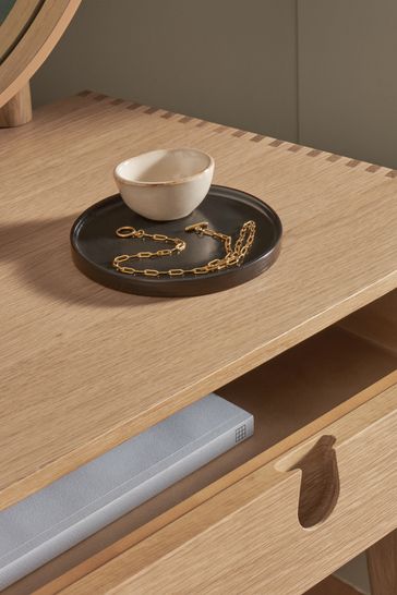 Penn deals dressing table