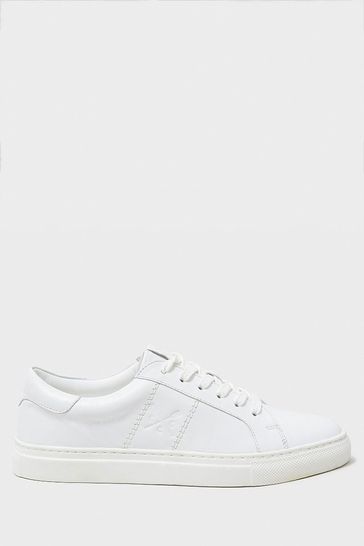 White trainers for top summer