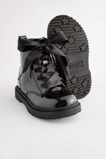 Lace up boots fur online