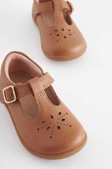 Ladies wide fit t top bar shoes