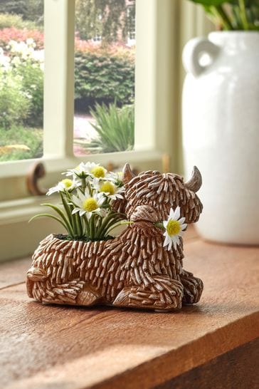 Green Hamish the Highland Cow with Artificial Daisies
