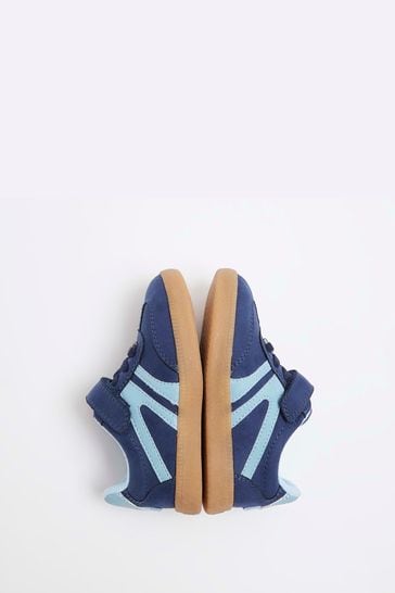 River island infant trainers online